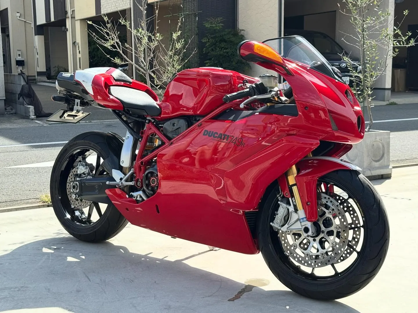 お世話になります。