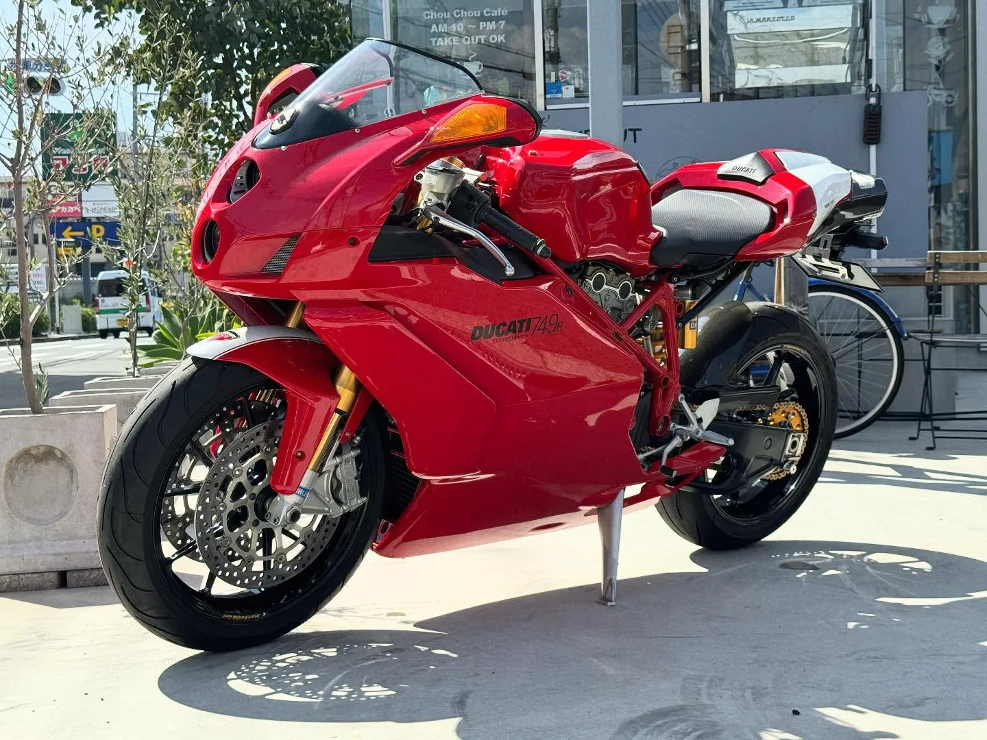 お世話になります。