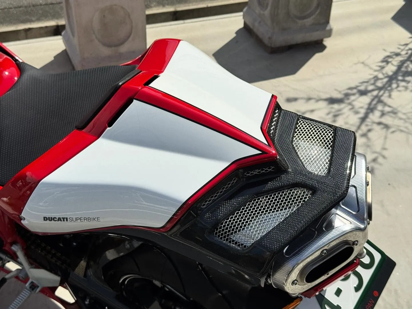 お世話になります。